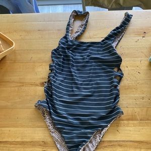 Acacia hideaways one piece size M
